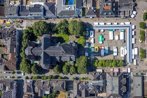 Aerial view, Cathedral of Neheim St. Johannes-Baptist, weekly market market at the Neheim market,