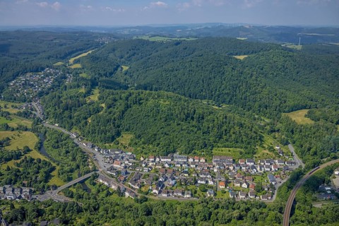 Aerial view, housing estate Unterm Römberge, Römberg forest area, Arnsberg, Sauerland, North