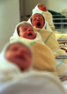 BIH, Sarajevo, 01.08.1995 -- SERIAL OF 10 PHOTOS -- Infants in a maternity hospital during the