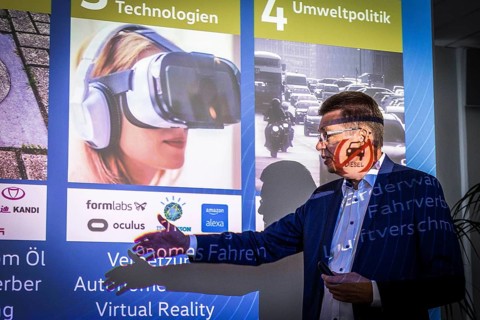 DEU Germany Germany Zwickau The head of the VW plant, Reinhard de Vries, during a press conference