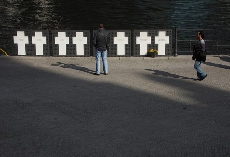 DEU Germany Berlin Memorial for escape victims of the division behind the Paul Löbe House. Scene on