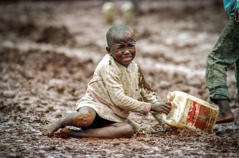 TZA Tanzania scene in the Benaco Camp refugee camp, to which up to 500, 000 Rwandan Tutsis fled the