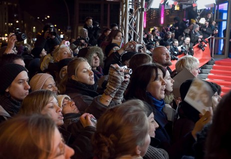 DEU, Germany, Berlin fans are waiting for Helena Bonham Carter and Colin Firth in front of the