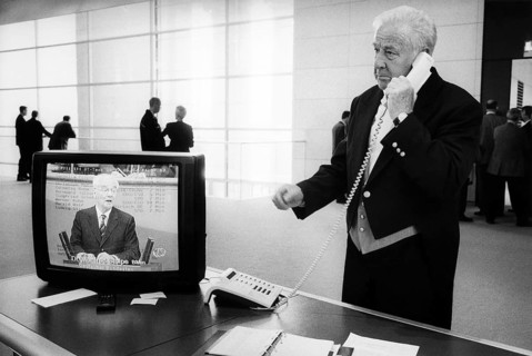 DEU, Germany, Berlin, 09.10.2003, A usher in the Reichstag on the phone while Transport Minister