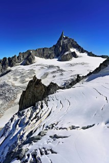 View of the Glacier du Géant from the Télécabine Panorama Railway, behind the Dente del Gigante,