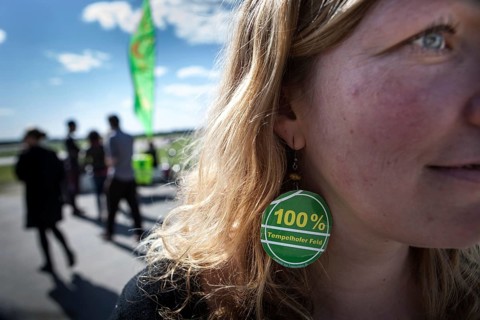DEU Germany Germany Berlin Members of the '100% Tempelhofer Feld' initiative distribute information
