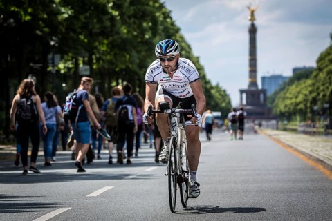 DEU Germany Germany Berlin Cyclists on June 17 street in Berlin, which is blocked during the