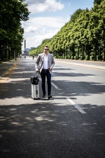 DEU Germany Germany Berlin Pedestrians on June 17 street in Berlin, which is blocked during the