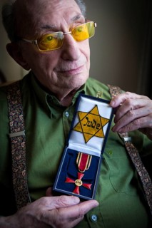 DEU Germany Germany Berlin The Jewish witness Walter Frankenstein with his Jewish star from 1942
