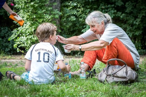 DEU Germany Germany Berlin Summer party at the Northwest daycare center on Prager Platz. picnic in