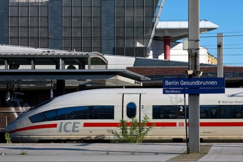 Berlin Gesundbrunnen railway station, Nordkreuz, long-distance and local train station with