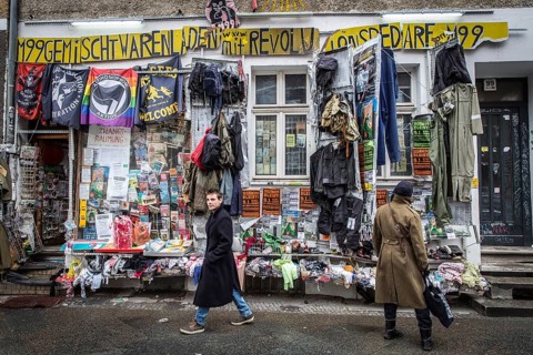 DEU Germany Germany Berlin Hans Georg Lindenau with his 'general store for revolutionary needs' on