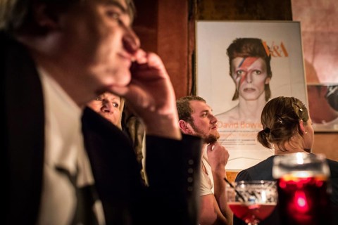 DEU Germany Germany Berlin David Bowie birthday party at 'Das neue Ufer' with karaoke songs and