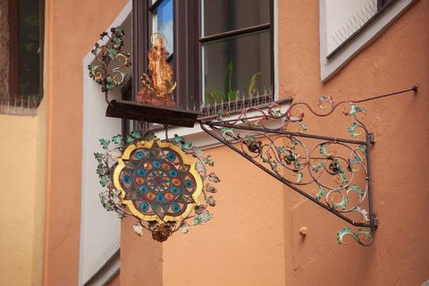 Old hanging sign in Herzog-Friedrich-Straße, Old Town, Innsbruck, Tyrol, Austria