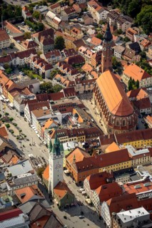 Basilica St. Jakob, gothic hall church, city tower at Theresienplatz, Straubing, East Bavaria,