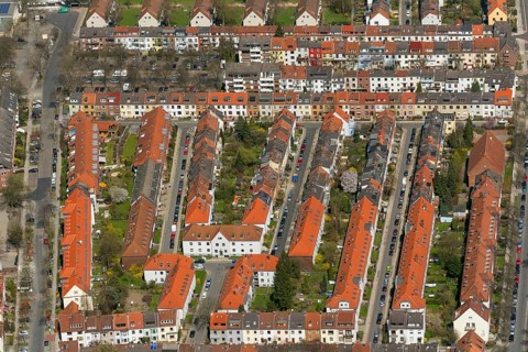 Rows of houses in the Findorff district, rented flats, multi-storey flats, red tiled roofs, attic