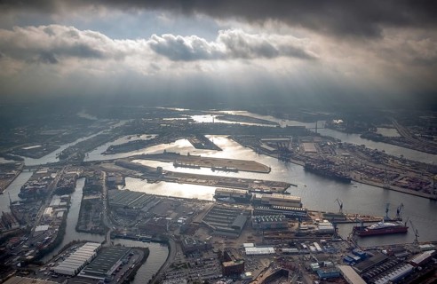 Hamburg harbour, Blohm + Voss shipyard, oil production ship on speech, Petrojarl Banff, Hamburg,