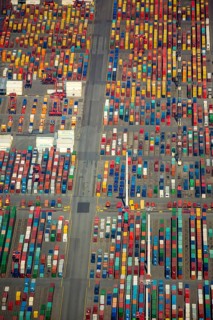 Straddle carrier, container transporter, container port Hamburg, CTA, Container Terminal