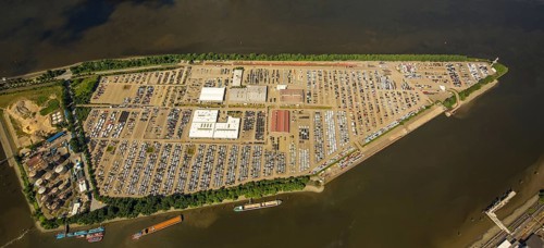 BLG AutoTerminal Hamburg, car loading in Hamburg harbour, car dump, Hamburg harbour, Elbe, Hamburg,