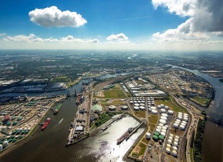 Oiltanking tank terminal, oil port, Blumensandhafen, Hamburg harbour, Elbe, Hamburg, Free and