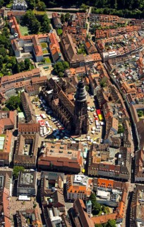 Freiburg Minster with market square, Freiburg im Breisgau, Breisgau, Baden-Württemberg, Germany,