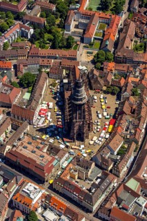 Freiburg Minster with market square, Freiburg im Breisgau, Breisgau, Baden-Württemberg, Germany,