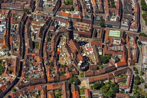 Freiburg Minster with market square, Freiburg im Breisgau, Breisgau, Baden-Württemberg, Germany,