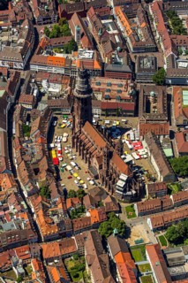 Freiburg Minster with market square, Freiburg im Breisgau, Breisgau, Baden-Württemberg, Germany,