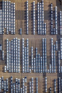 UniKai shipping of cars and lorries to Africa, car queues, car dump, cargo vehicles, new vehicles,
