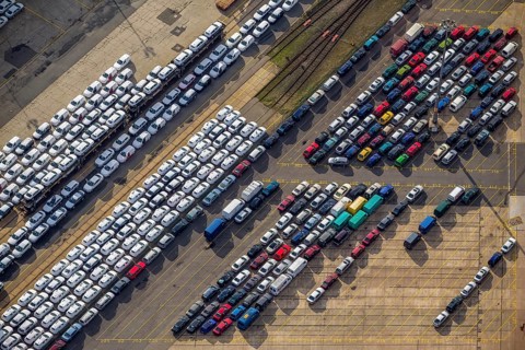 UniKai shipping of cars and lorries to Africa, car queues, car dump, cargo vehicles, new vehicles,