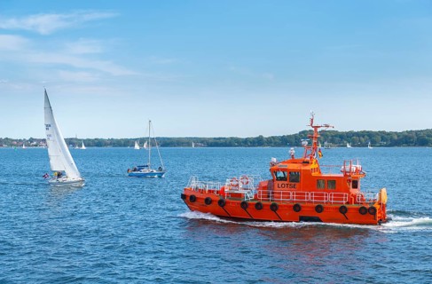 Pilot boat expires, pilot duty for Kiel Canal, Holtenau station, international shipping, sailboats,