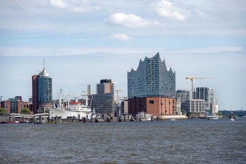 View across the Elbe to modern HafenCity buildings, Elbphilharmonie and Columbushaus, Hamburg,