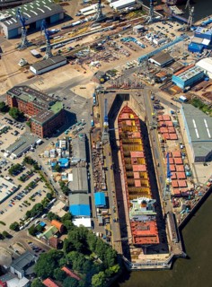 Dry docks of the Hamburg shipyard Blohm+Voss, Hamburg harbour, Elbe, Hamburg, Free and Hanseatic