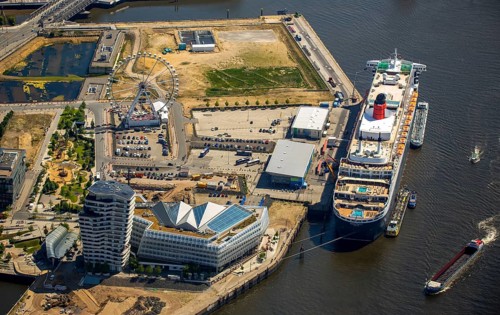 Cruise terminal, Unilever House cruise ship Queen Mary 2, Hamburg harbour, Elbe, Hamburg, Free and