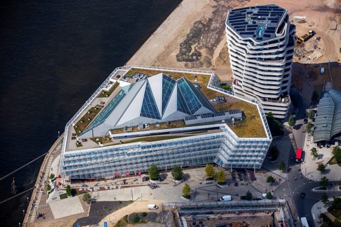 Cruise terminal, Unilever House cruise ship Queen Mary 2, Hamburg harbour, Elbe, Hamburg, Free and