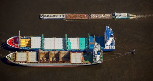 Bulk carrier lying in the harbour of Hamburg, Hamburg harbour, Elbe, Hamburg, Free and Hanseatic