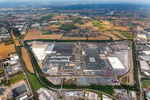 BMW plant regensburg, automotive plant, car factory, Bayrische Motorenwerke Fabrik Regensburg,
