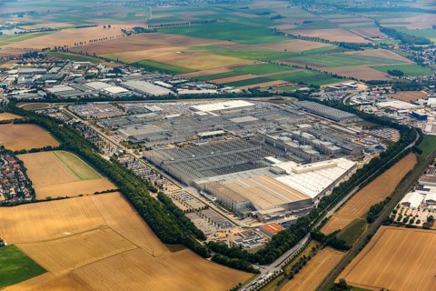 BMW plant regensburg, automotive plant, car factory, Bayrische Motorenwerke Fabrik Regensburg,