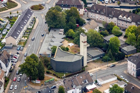 Aerial view, protestant church of peace, protestant kindergarten, upper town, Velbert, Ruhr area,