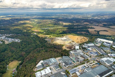 Aerial view, overburden dump Zechenweg, Hefel, industrial area Röbbeck, Stahlstraße, Röbbeck,