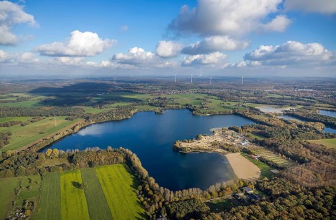 Aerial view, Tenderingssee, lido, gravel works, Möllen, Voerde, Ruhr area, North Rhine-Westphalia,