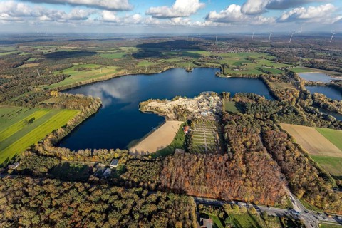 Aerial view, Tenderingssee, lido, gravel works, Möllen, Voerde, Ruhr area, North Rhine-Westphalia,