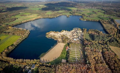 Aerial view, Tenderingssee, lido, gravel works, Möllen, Voerde, Ruhr area, North Rhine-Westphalia,
