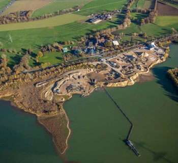 Aerial view, Krefelder Straße quarry pond, meadows and fields, Neukirchen, Neukirchen-Vluyn, Ruhr
