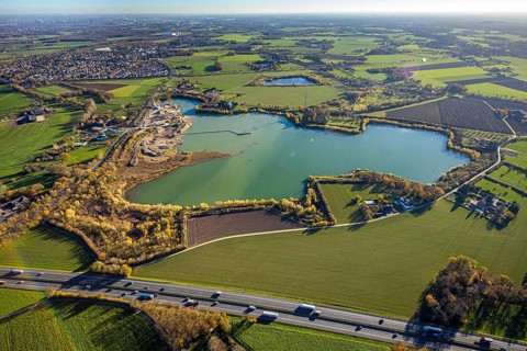 Aerial view, Krefelder Straße quarry pond, meadows and fields, Neukirchen, Neukirchen-Vluyn, Ruhr