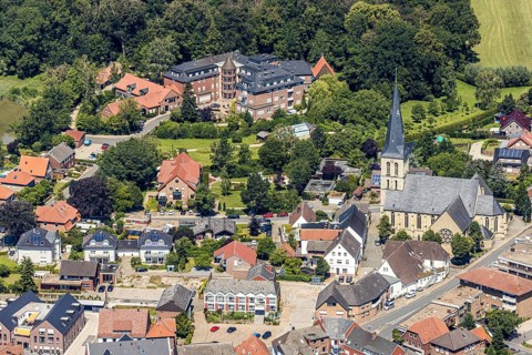 Aerial view, St. Dionysius Catholic Church, Kirchstraße, St. Franziskus-Haus, Pröbstingstraße,