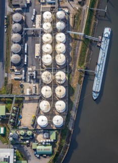 Aerial photo, tank farm, tanker, harbour area, harbour facilities, Obererft, Neuss, city limits