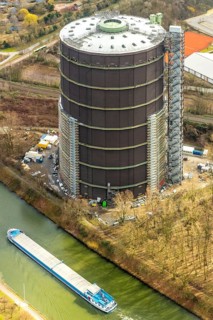 Aerial view, gasometer, repainting, rust protection, event location, former gas storage,