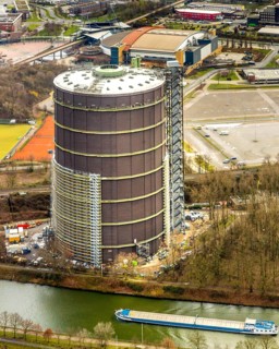 Aerial view, gasometer, repainting, rust protection, event location, former gas storage,