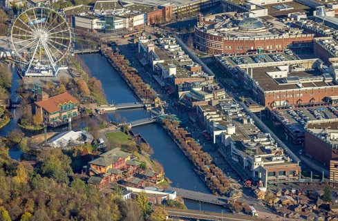Aerial view, CentrO Promenade, CentrO Ferris wheel, canal, Marienviertel Ost, Oberhausen, Ruhr